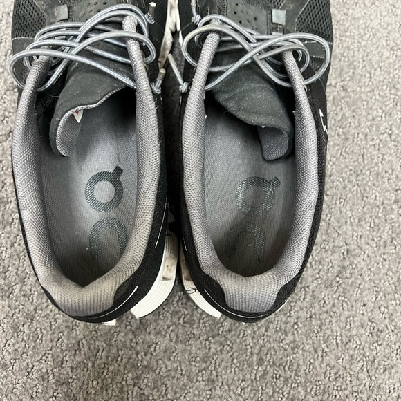 On cloud’s - Picture 4 of 7